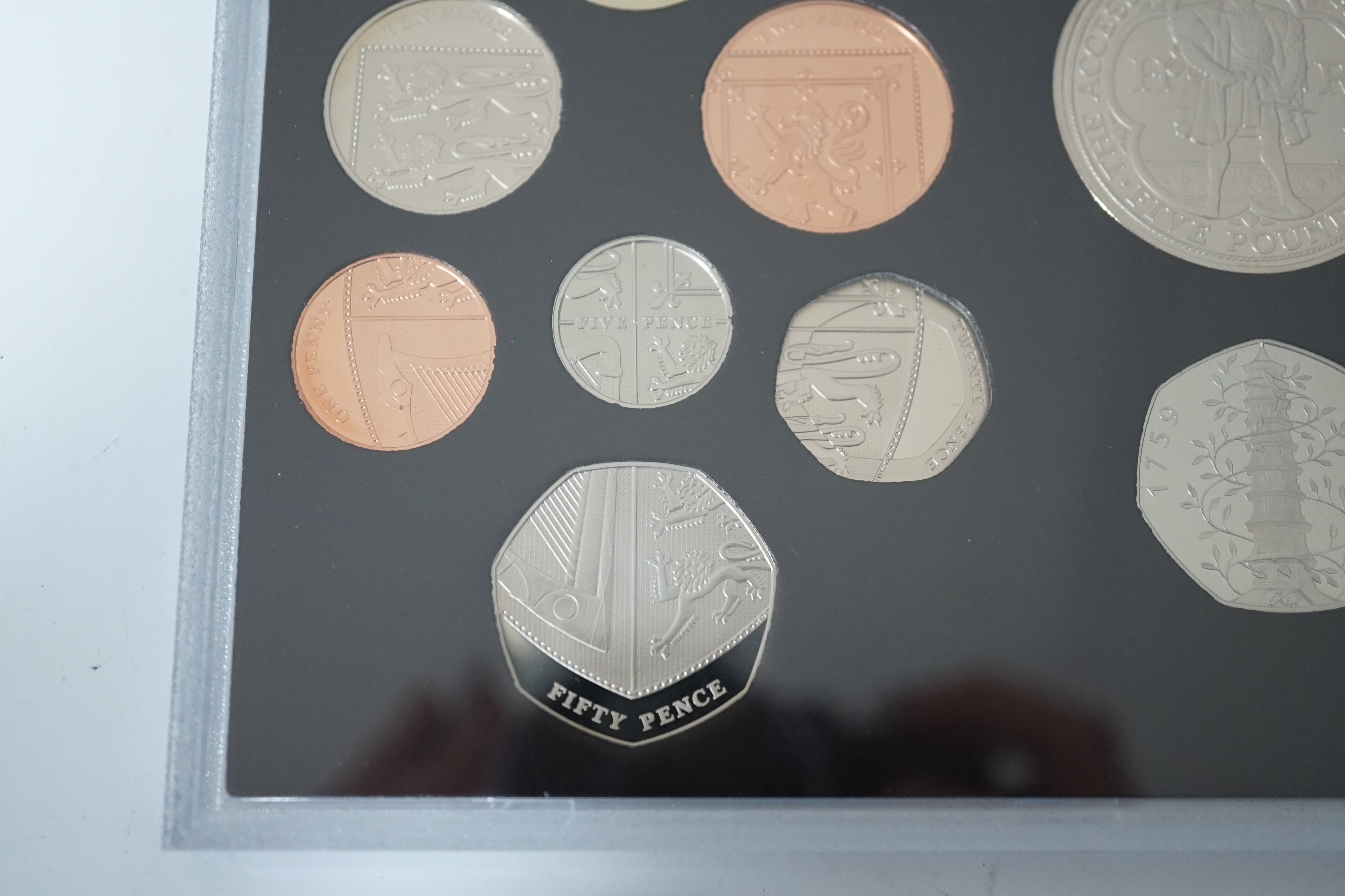 Elizabeth II proof coins, 2009 proof coin set, including the scarce Kew Gardens 50p